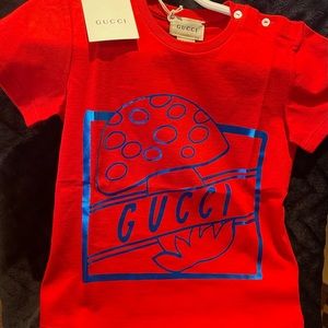 GUCCI infants. red cotton T-shirt. Made in Italy